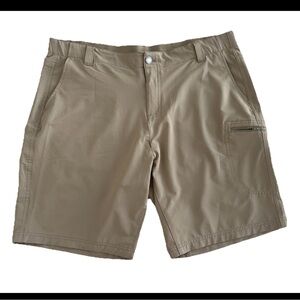 men's zeroxposur Khaki Moisture Wicking Shorts Size 40 (0642)
